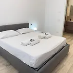 2 Min Walk Chorus Life, With 2 Bedrooms And 2 Bath Apartamento Bérgamo