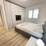 2 Min Walk Chorus Life, With 2 Bedrooms And 2 Bath Apartamento
