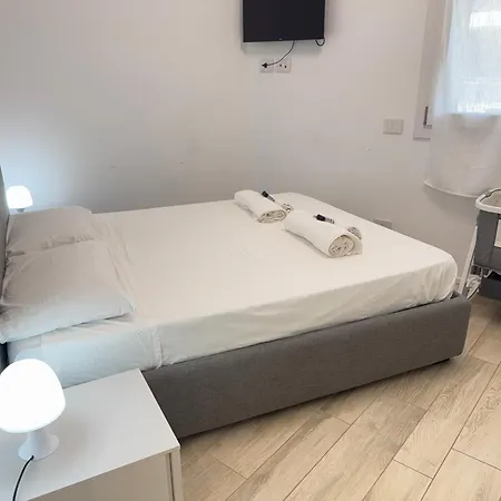 2 Min Walk Chorus Life, With 2 Bedrooms And 2 Bath * Bergamo