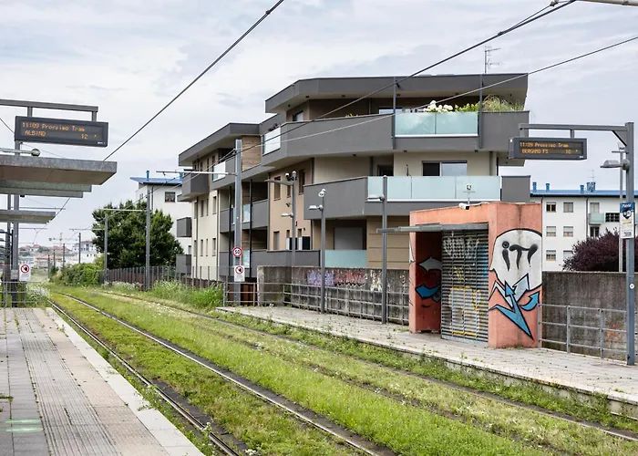 2 Min Walk Chorus Life, With 2 Bedrooms And 2 Bath דירה ברגמו