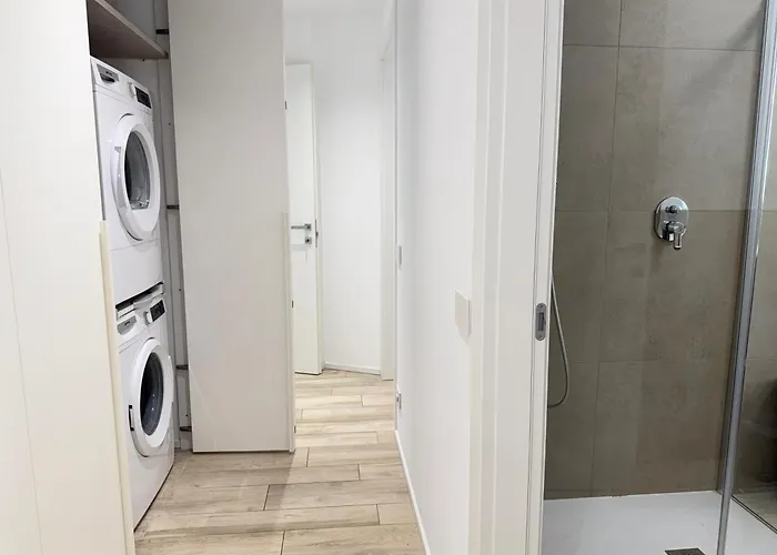 2 Min Walk Chorus Life, With 2 Bedrooms And 2 Bath דירה *