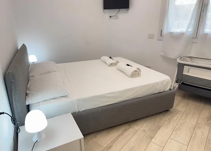 2 Min Walk Chorus Life, With 2 Bedrooms And 2 Bath * ברגמו