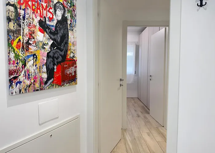 Apartament 2 Min Walk Chorus Life, With 2 Bedrooms And 2 Bath Bergamo