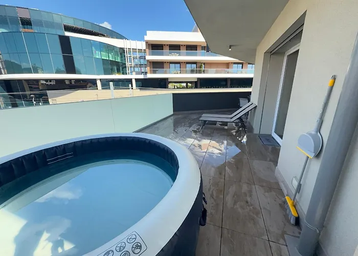 2 Min Walk Chorus Life, With 2 Bedrooms And 2 Bath ברגמו