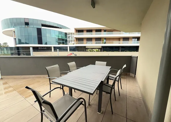 2 Min Walk Chorus Life, With 2 Bedrooms And 2 Bath * ベルガモ